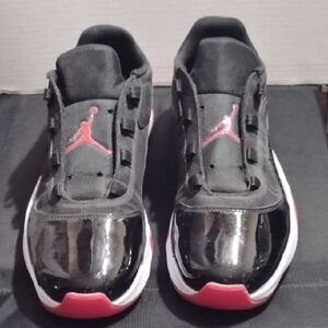 Nike Adult Black and Red Sneakers